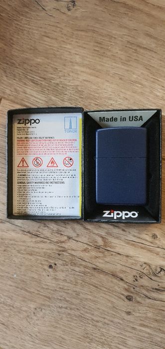 Zippo noua in cutie