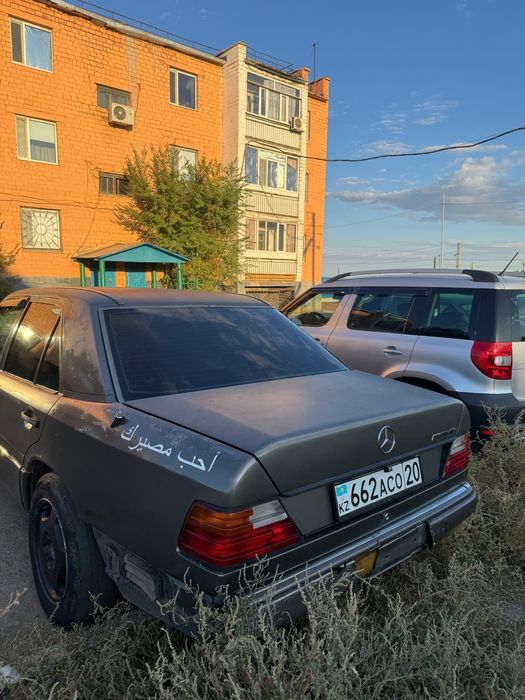 Мерседес W124 2.8