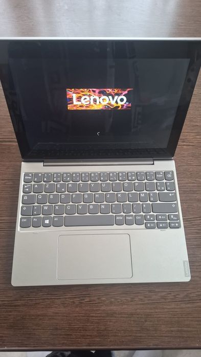 Lenovo Tableta laptop 2 in 1 pret fix