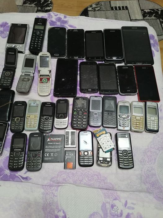 Telefoane bune si defecte