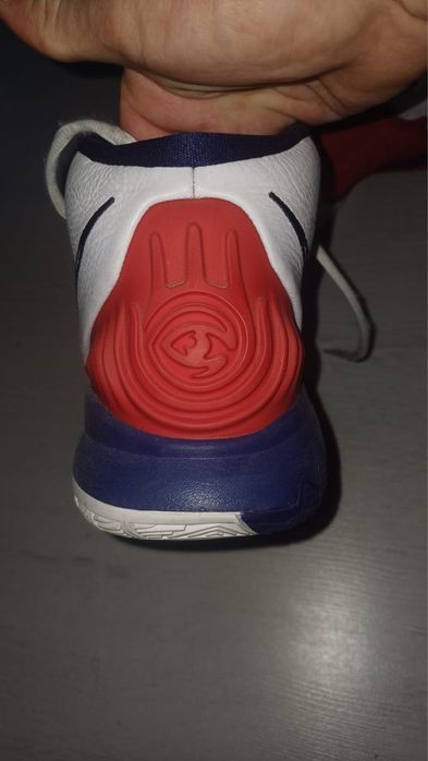 Баскетбольные кроссовки