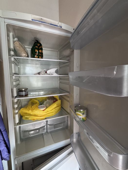 Продам холодильник Indesit