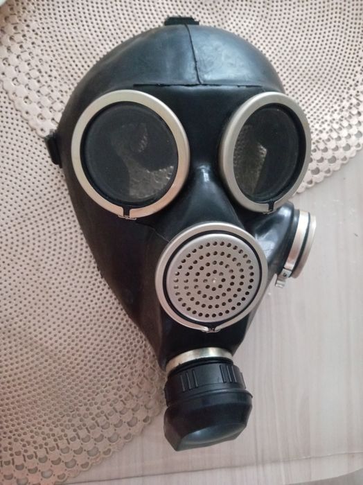 Противогаз гп-7.
