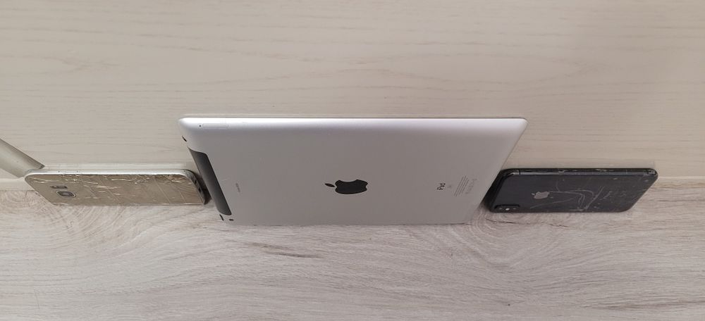 Telefoane pentru piese/ Samsung, iPhone, iPad