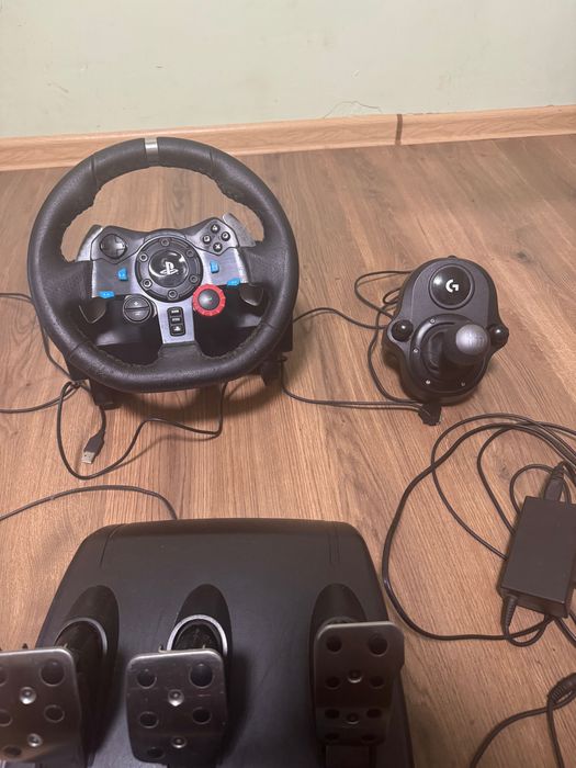 Logitech G29 + Скоростен лост + Оригинална кутия | PS5/PS4/PS3/PC