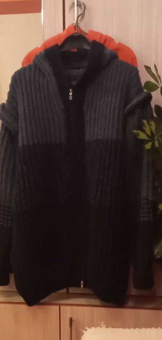 Мъжка ръчно плетена жилетка