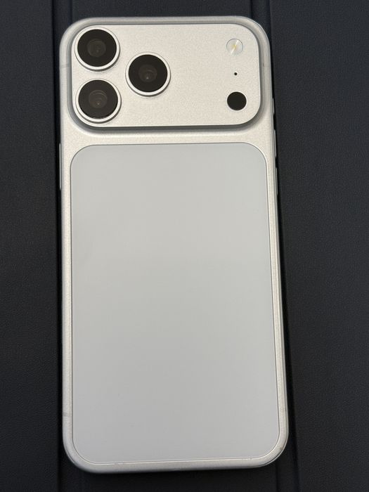 Iphone 17 pro max nou