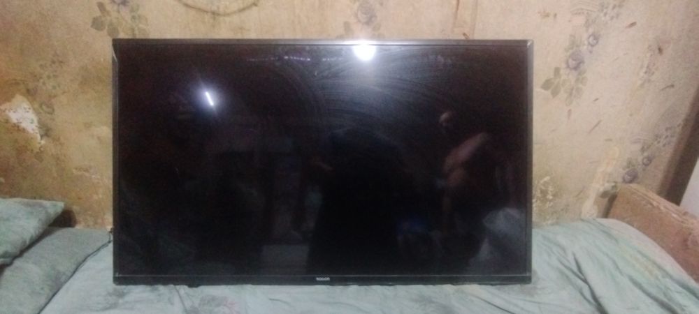 Продам телевизор ROISON 42"