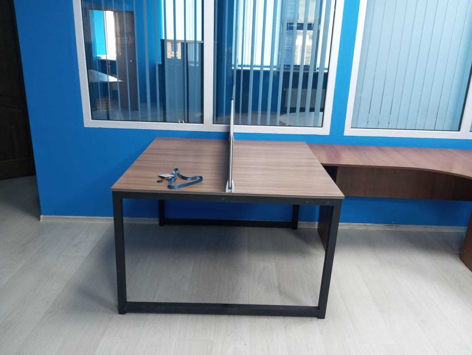 Продается офисный мебель