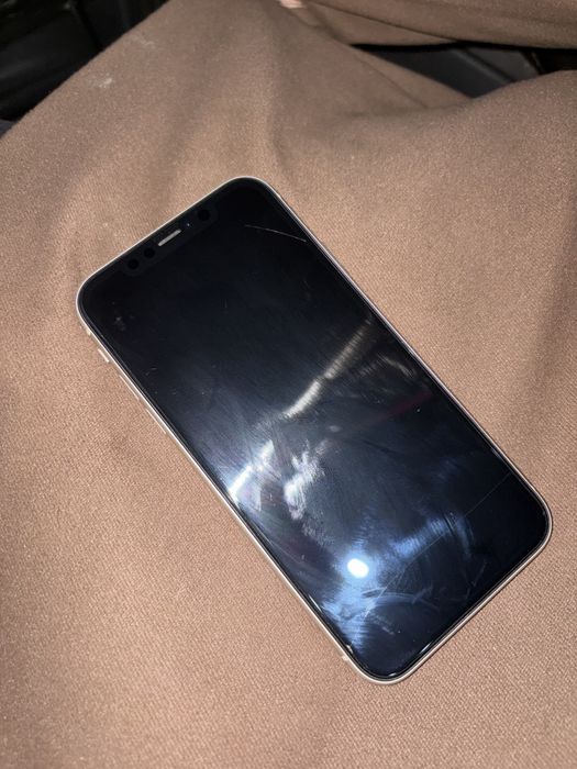 Iphone 11 в хорошем состоянии