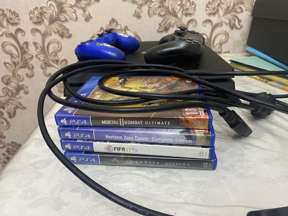 PS4 pro,состояние хорошее