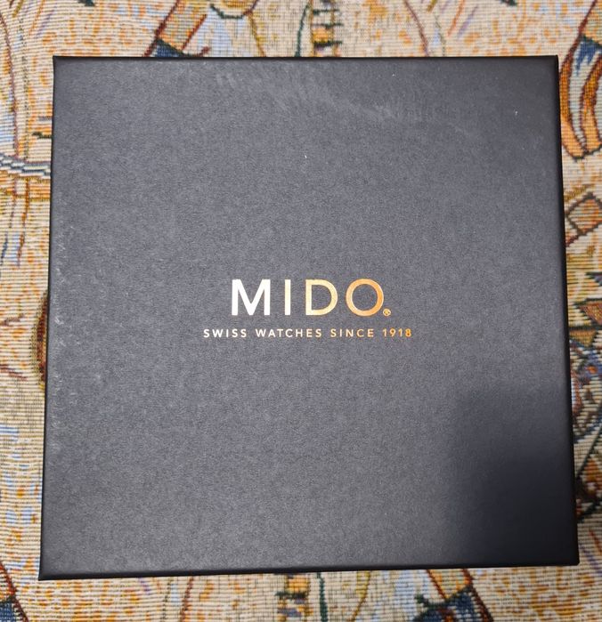 Mido Commander Big Date