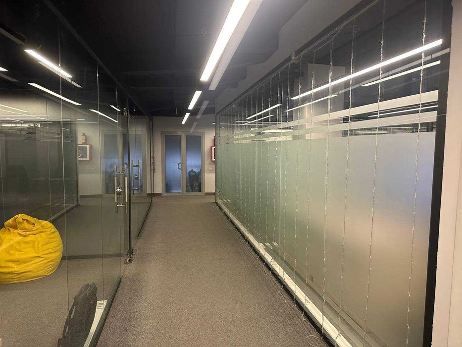 Сдаеться целый этаж в бизнес центре по ул Ойбек 400 кв