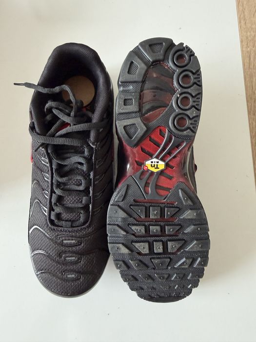 Nike Air Max Plus ‘Black University Red’