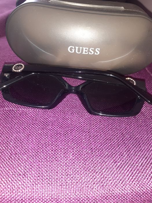 Оригинални слънчеви очила Guess Benetton