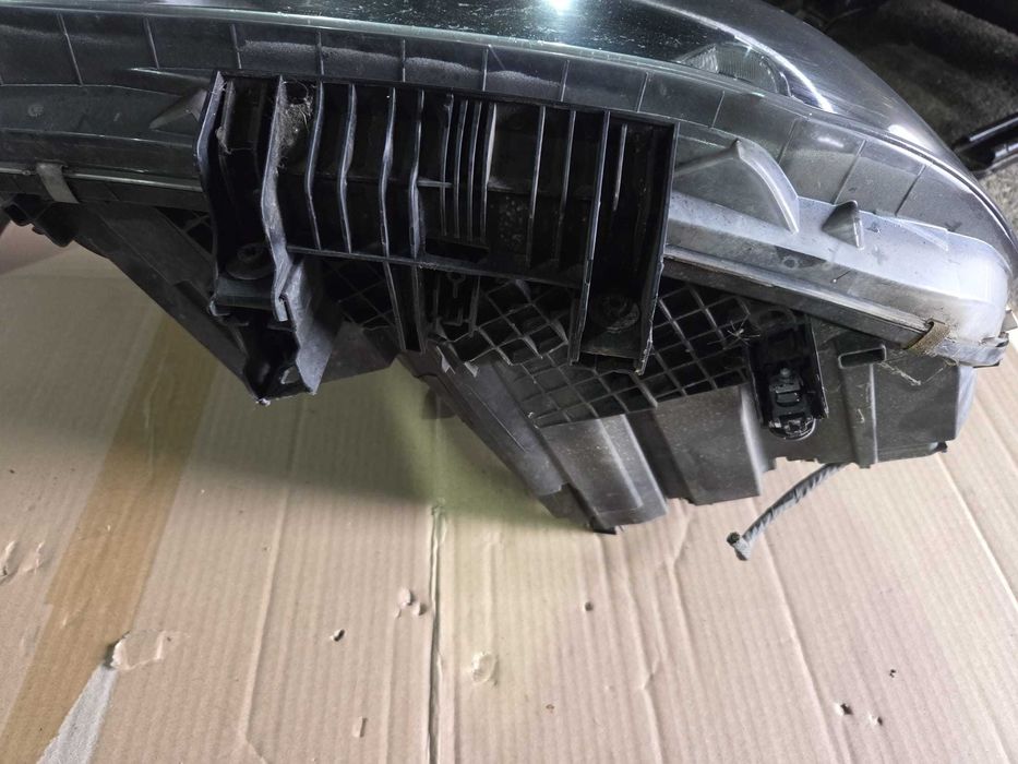 Far stanga dreapta BMW seria 2 F45 F46