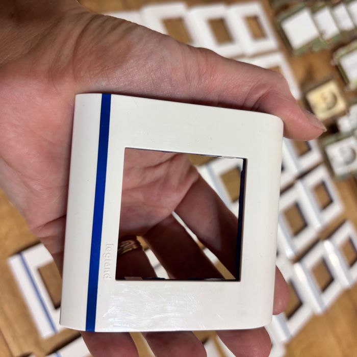 Ключове и контакти Legrand