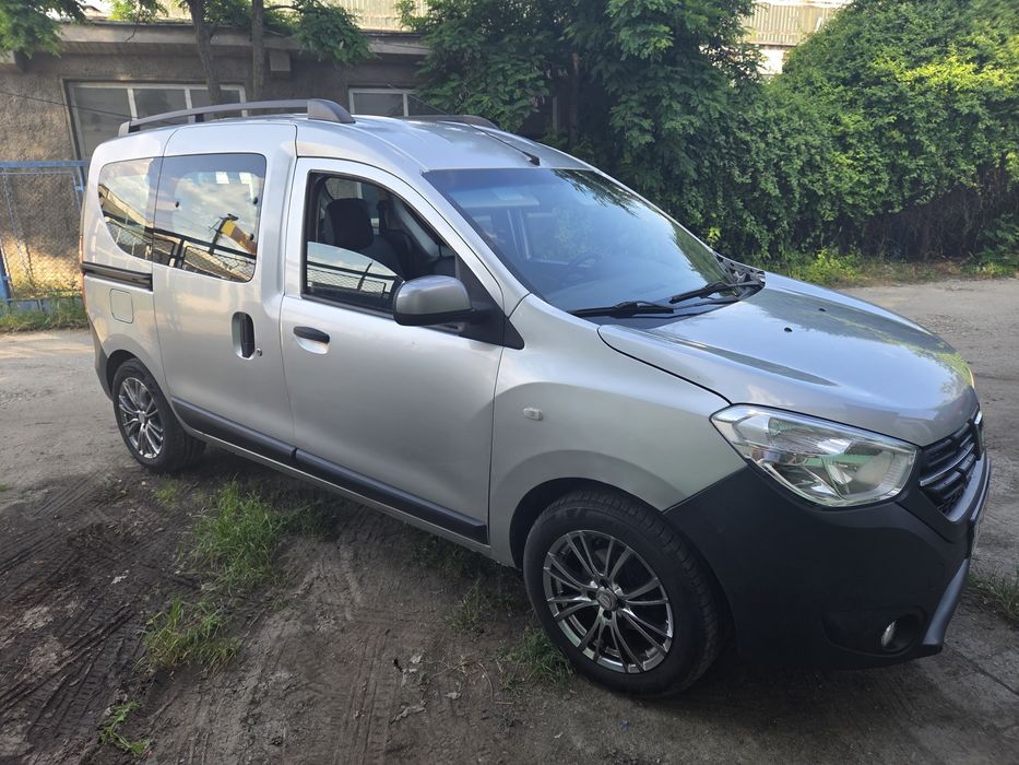 Vând Dacia Dokker