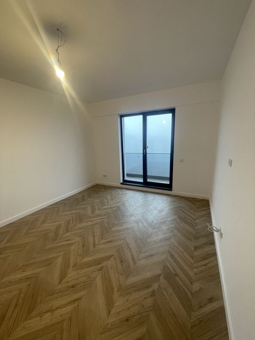 Proprietar-apartament 3 camere si parcare-zona galata/145000 euro