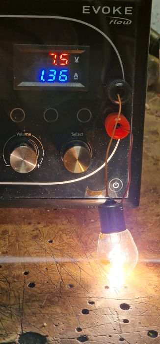 Surse cc comandate in tensiune si curent  1.3volti ÷25 Volti si  2,5A