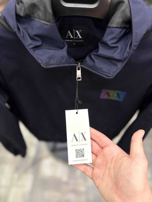 Geaca noua cu eticheta Armani