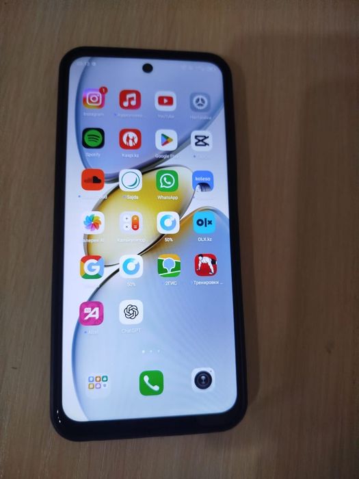 Продаю телефон Tekno Spark