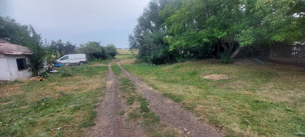 Teren intravilan de vânzare