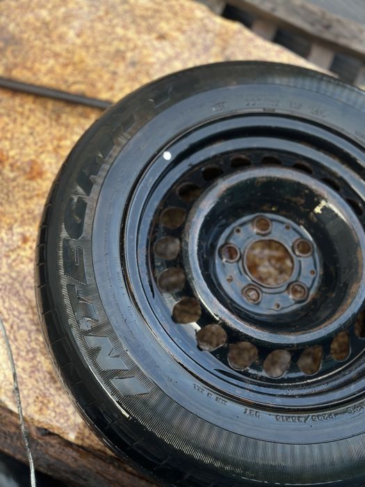 Продам запаску 205/65/R15