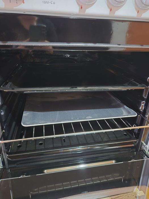 Продам газ плита новый