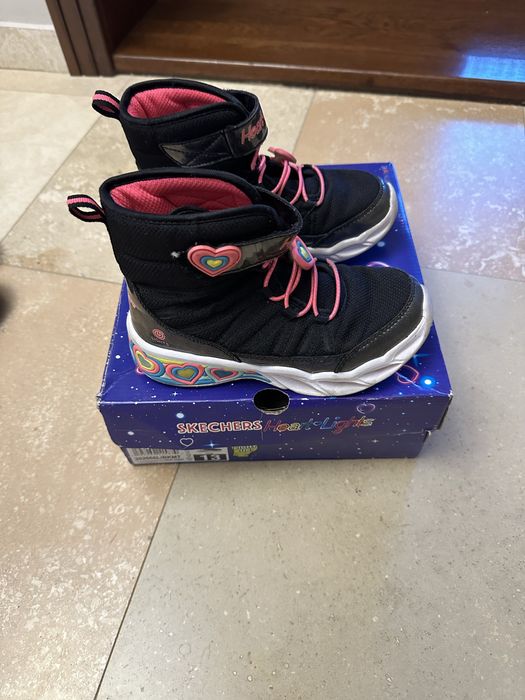 Ugg mar 28 si skechers  mar 29