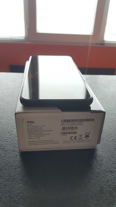 Продавам телефон TCL 305