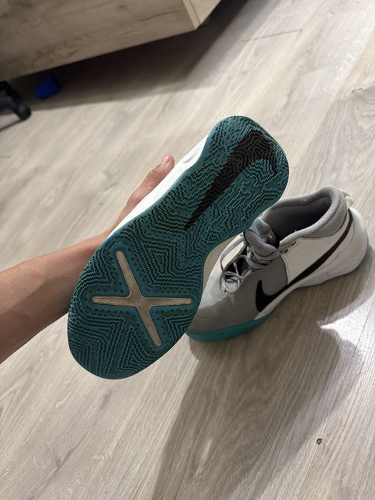 Adidasi nike sport