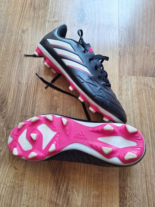 Продавам бутонки Adidas