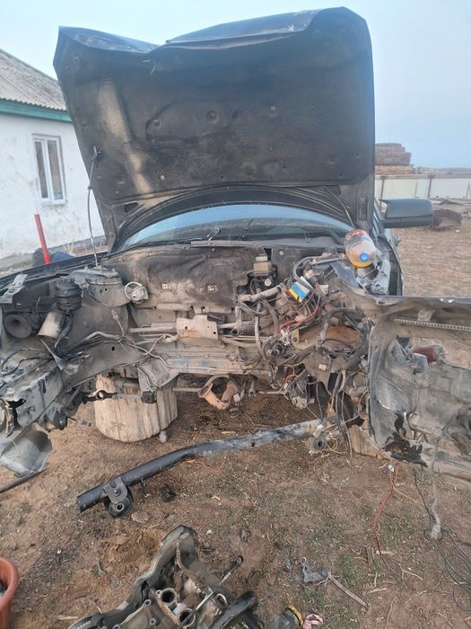 Продам приору на разбор хечбек