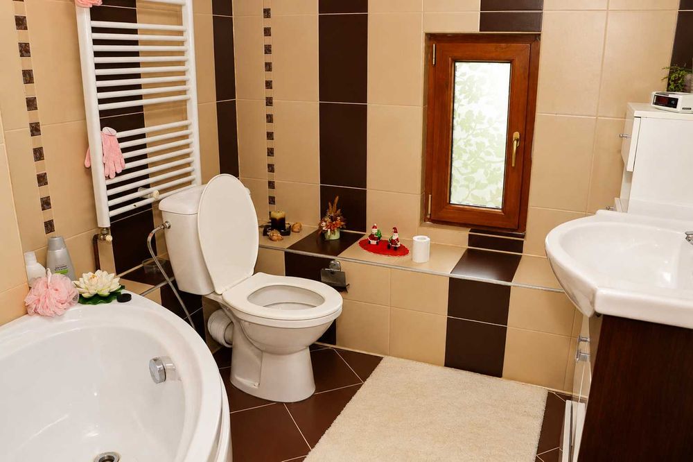 Casă/Vila Ultracentral Pașcani – Pe colț – Ideal Business sau Locuință -Mobilată/Utilată