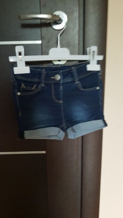 Pantaloni scurti C&A 4 ani ( 104 cm)