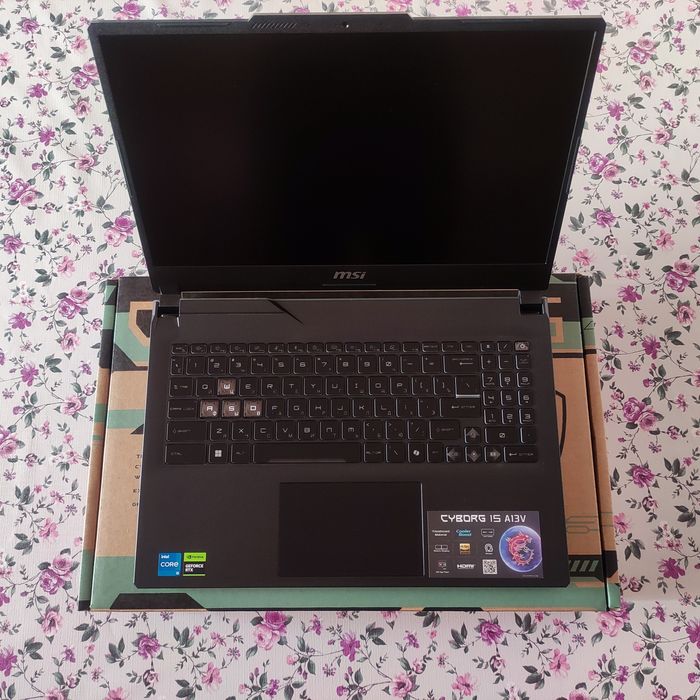 MSI Cyborg 15 (RTX 4050, 16GB, 144 Гц) новый
