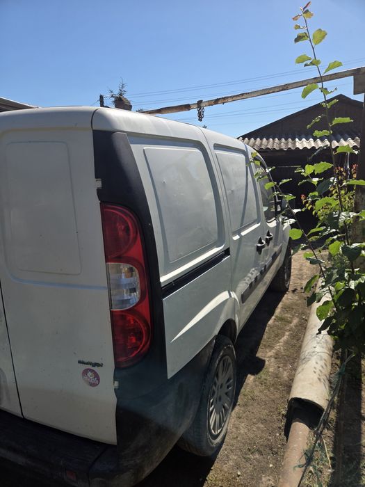 Vând Fiat Doblo, 1.3 multijet, an 2006, in stare foarte bună de funcționare.