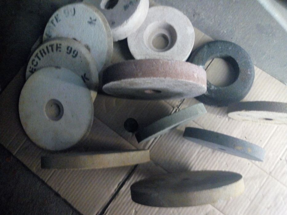 Лопати кирки мотики въже коноп шмиргели уреди за заготовки и огъване