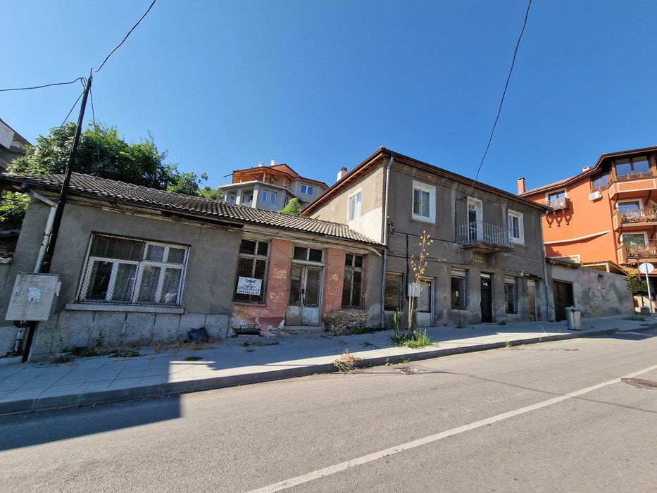 Продавам помещение/магазин/склад 30кв. и земя 50кв. в Асеновград