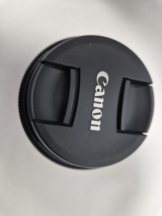 Фулфрейм обектив Canon RF 24-50mm f/4.5-6.3 IS STM