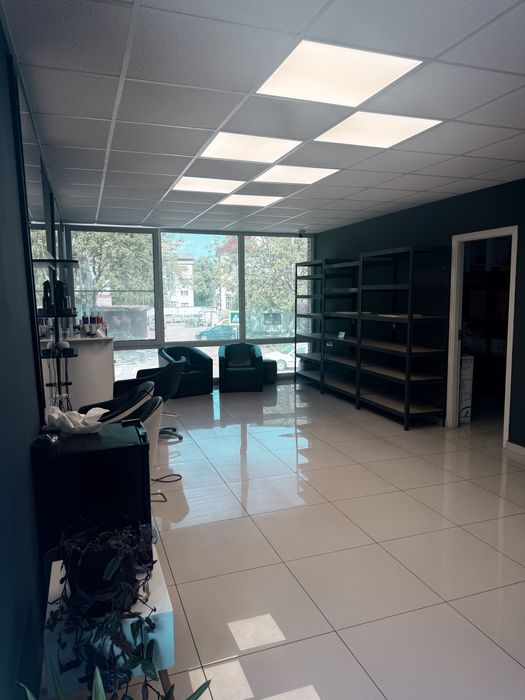 Clădire business de vânzare – 198 mp utili | P+2 | Panouri solare | Spațiu comercial + locuire