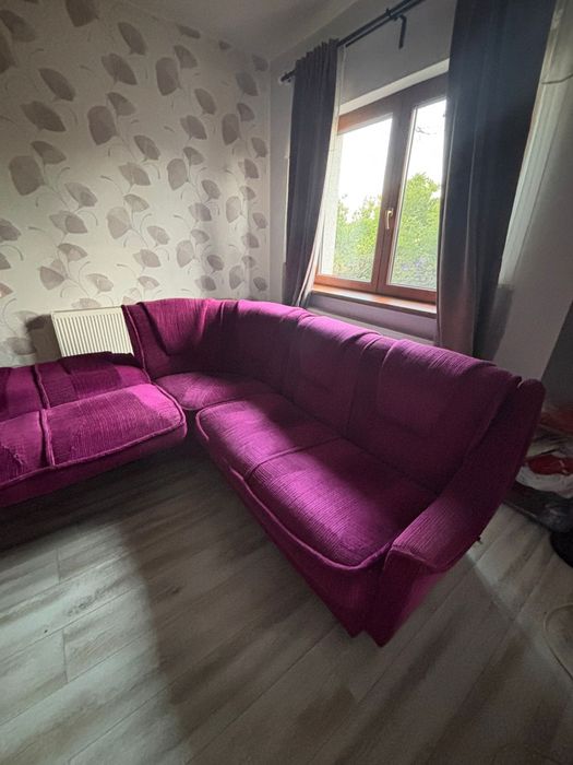 Canapea din catifea mov, necesita recondiționare  dimensiuni 225/270 cm