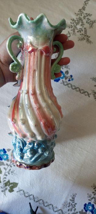 Ваза фарфоровая с дельфинами