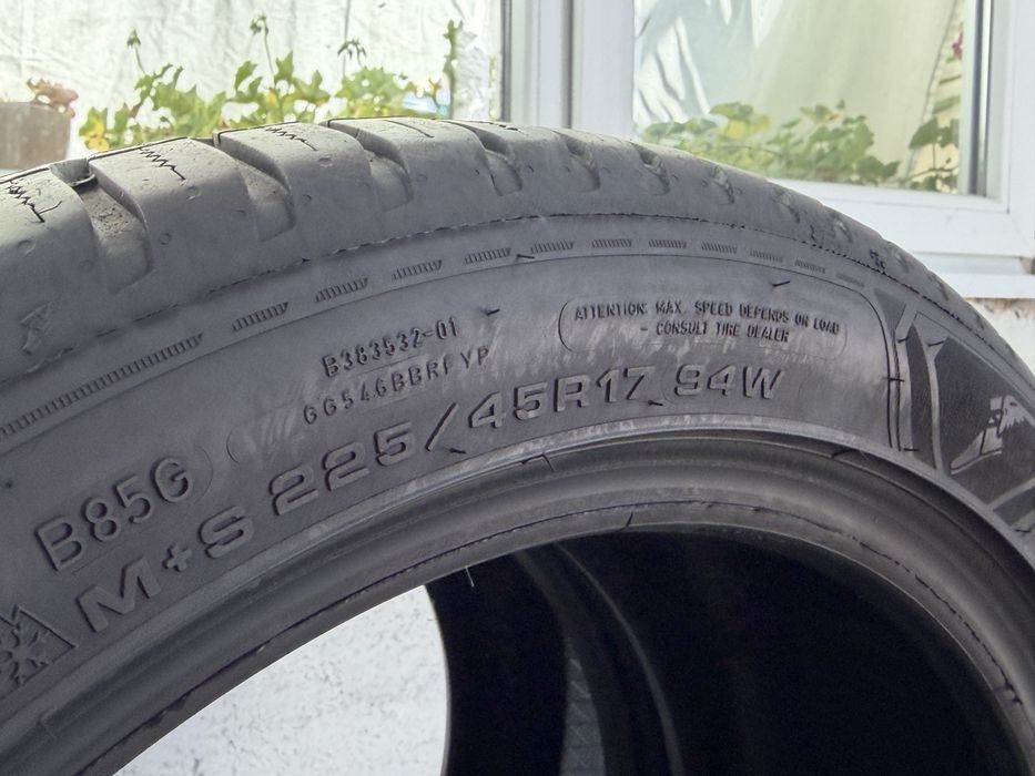225/45/17 Goodyear 2Броя: 80€ 6.5мм Всесезонни гуми