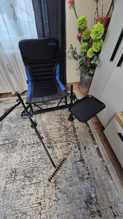 Ofer spre vânzare un scaun special conceput pentru pescuitul la feeder.
