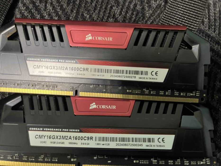 РАМ Памет - DDR3 Corsair Vengence 2x8