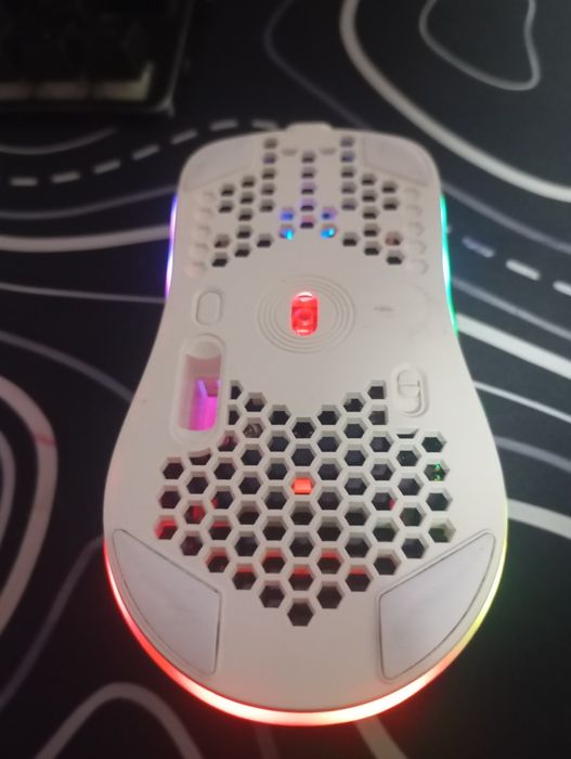 Продам мышку игровую