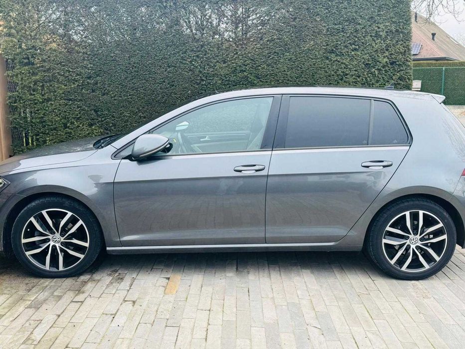 De vanzare golf 2018 foarte bine intretinut primul proprietar