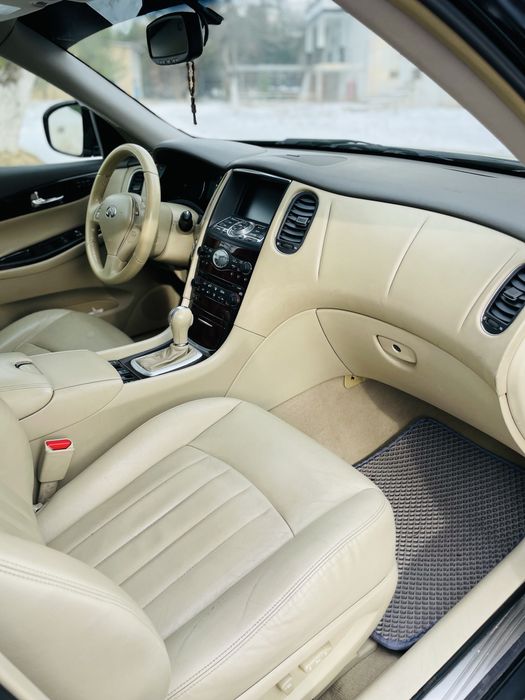 Продаётся своя Infiniti EX35